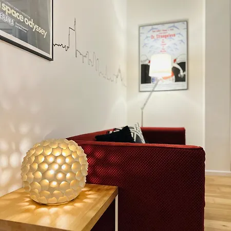 Xenia - Cozy Two-room In Station شقة ميلان